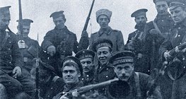 Groupe de soldats lors de la révolution d'Octobre 1917 en Russie