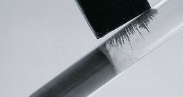 Eisen ist auch mit Schwefelpulver vermischt magnetisierbar