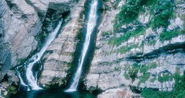 Karstbron van de Sava Rivier in Slovenië