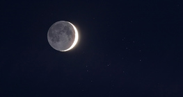 La Lune qui passe devant les Pléiades