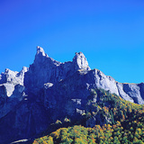 Rotsachtige heuvels in de Franse Alpen