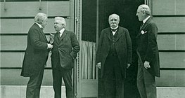 Les participants à la conférence de Paris, parmi les grandes puissances: Woodrow Wilson (Etats-Unis), David Lloyd George (Grande Bretagne), Vittorio Emanuele Orlando (Italie) et Georges Clémenceau (France)