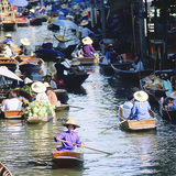Markt op de rivier