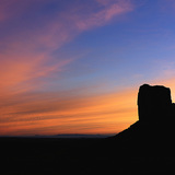 Buttes in Monument Valley tijdens zonsondergang