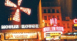 Neonlichter in der Nacht