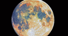 Image en fausses couleurs de la Lune