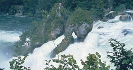 Les chutes du Rhin près de Schaffhausen en Suisse