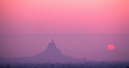 Burg von Monteagudo bei Sonnenuntergang