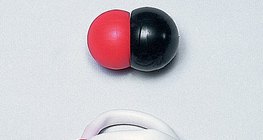 Modèle compact et modèle boules-bâtonnets de la molécule de monoxyde de carbone