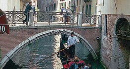 Transport par gondoles à Venise