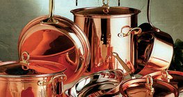 Ustensiles de cuisine faits en alliage