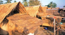 Maisons sur pilotis en Asie du Sud Est