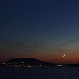 Conjonction de la Lune, Regulus, Mars et Saturne sur le lac Balaton