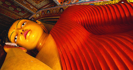 Bouddha qui se penche