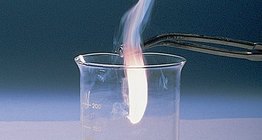 Magnésium en combustion dans du dioxyde de carbone