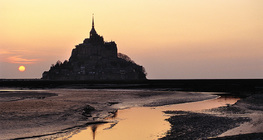 Mont Saint-Michel bei Sonnenuntergang