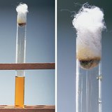 Water met broom reageert met kaliumjodide