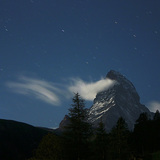 Sommet du Matterhorn au clair de Lune