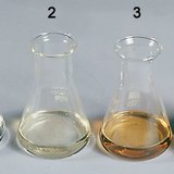 Produits du raffinage du pétrole: 1. essence, 2. paraffine, 3. Diésel, 4. Mazout