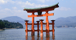 Torii des Itsukushima-Schreins