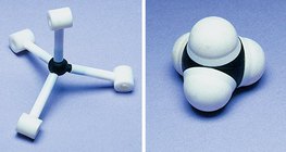 Kalotten- und Stäbchenmodell des Methanmoleküls