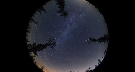 Pic de la pluie de météorites Pérseïde