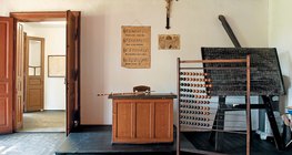 Alte Dorfschule in Ópusztaszer, Ungarn