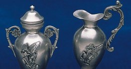 Carafes d'étain