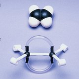 Ruimtelijk model (1) en ball-and-stick-model (2) van het ethyleenmolecuul