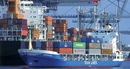 Schepen in de haven van Hamburg