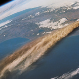 Image satellite d'un nuage de cendres volcaniques