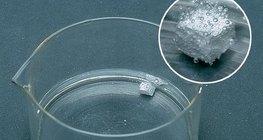 L'éthanol réagit avec le sodium lors de la formation d'hydrogène gazeux