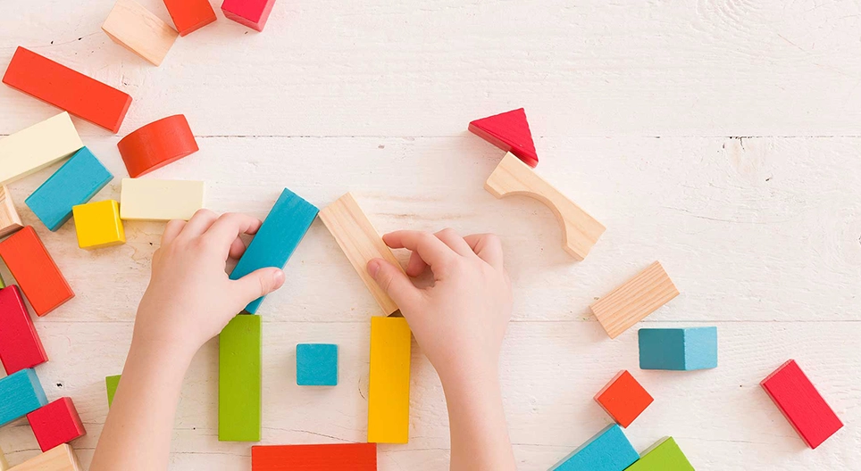 Geometrische avonturen 3. - Spelen met vlakke en ruimtelijke figuren