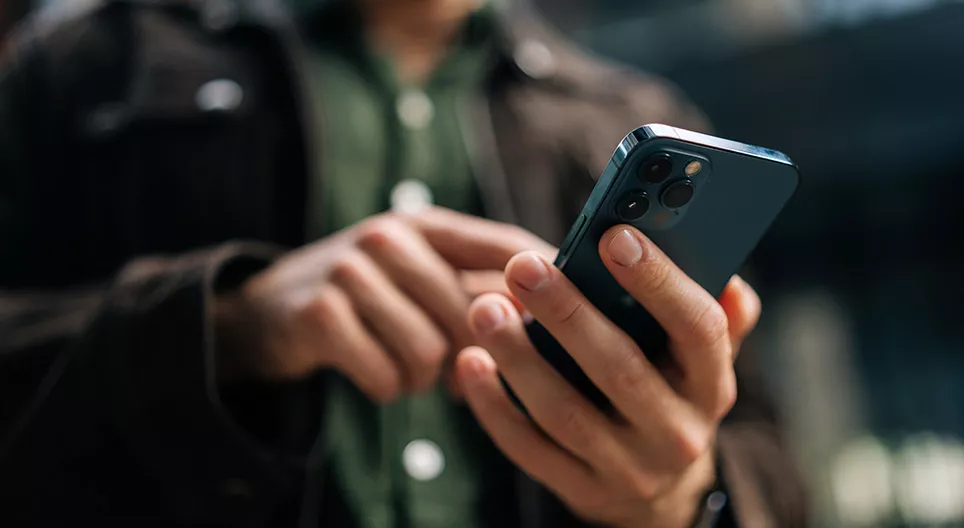 Een elektromagnetische wonder: de natuurkunde achter je mobiel